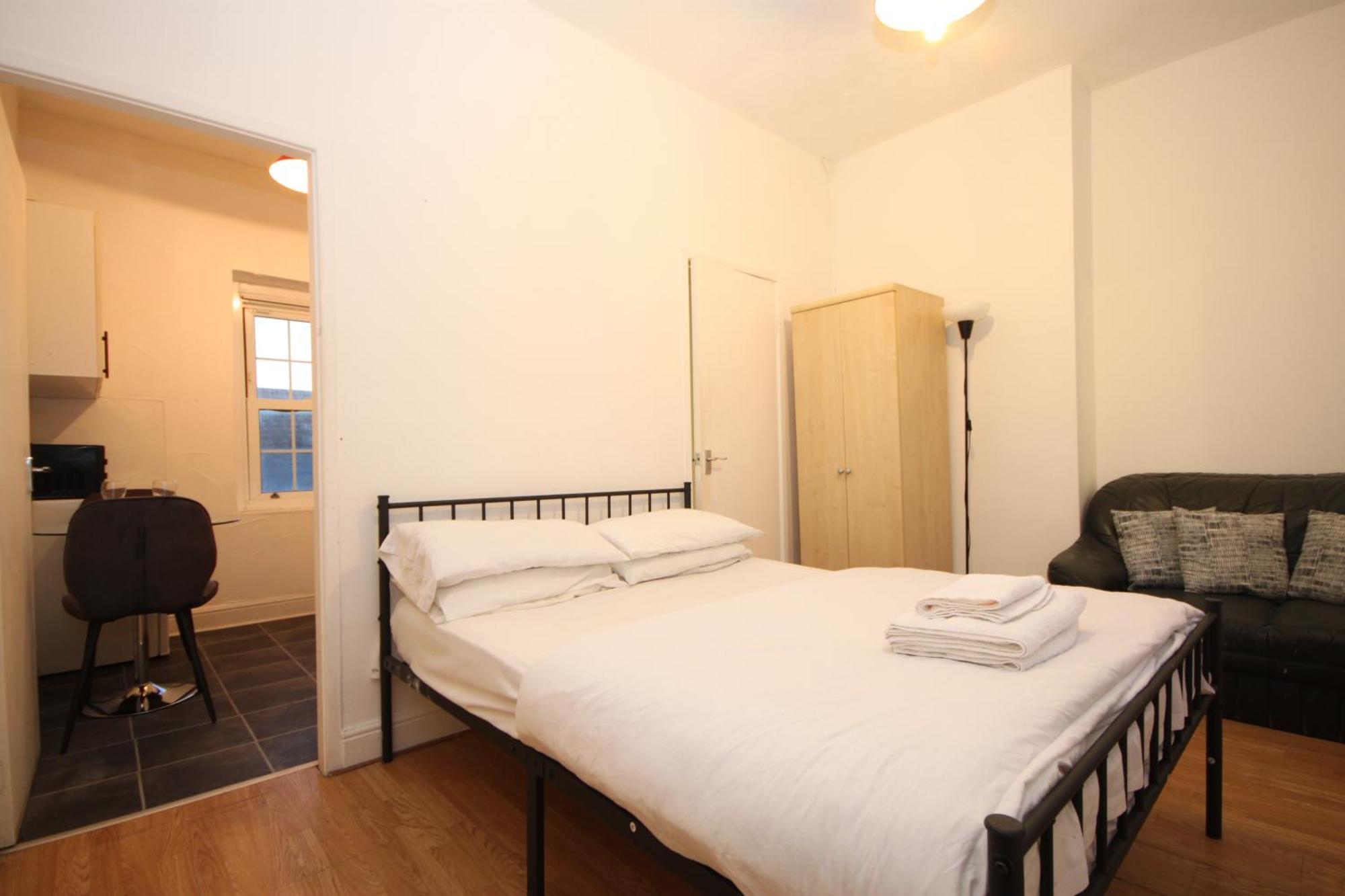 Barton Seaview, Self Catering Studio Apartments, Promenade & Central Beach Location, Families, Couples Or 23 Years Plus Only, Free Parking Blackpool Zimmer foto