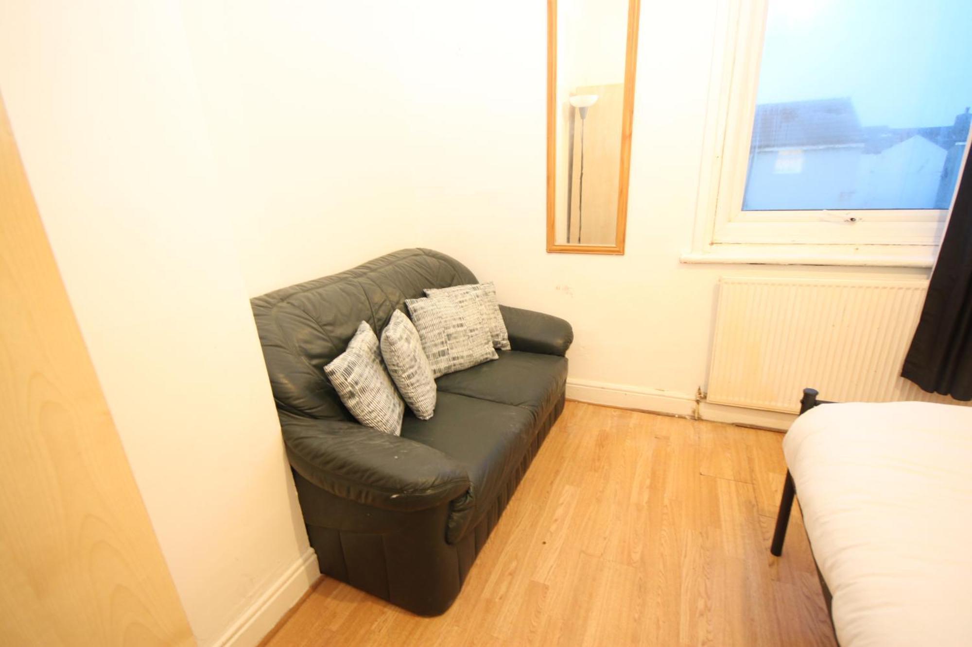 Barton Seaview, Self Catering Studio Apartments, Promenade & Central Beach Location, Families, Couples Or 23 Years Plus Only, Free Parking Blackpool Zimmer foto